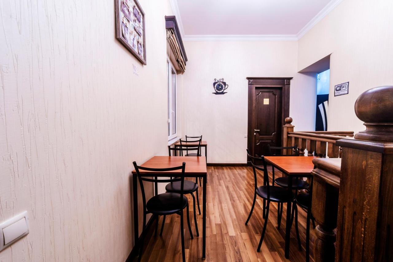 Cleopatra Palace Hostel Tbilisi Exterior photo
