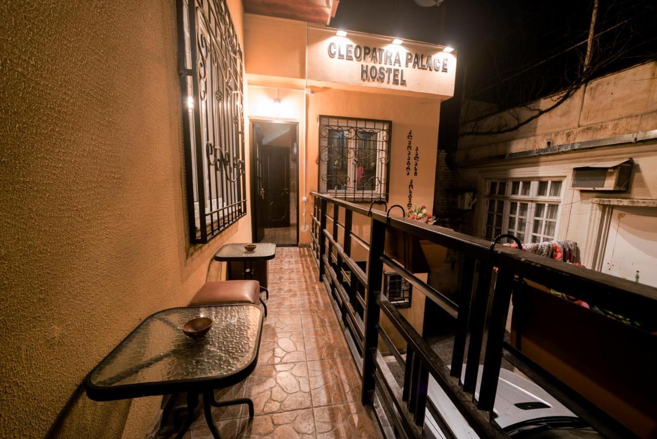 Cleopatra Palace Hostel Tbilisi Exterior photo